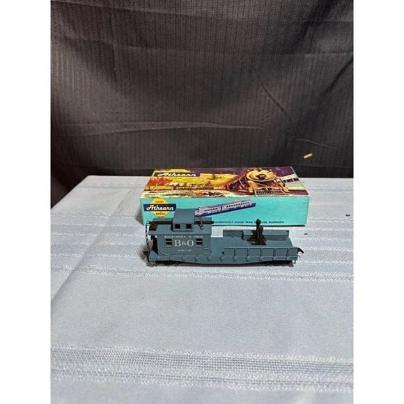 HO SCALE ATHEARN No. 1279 BALTIMORE & OHIO WORK CABOOSE WITH BOX - Picture 1 of 6